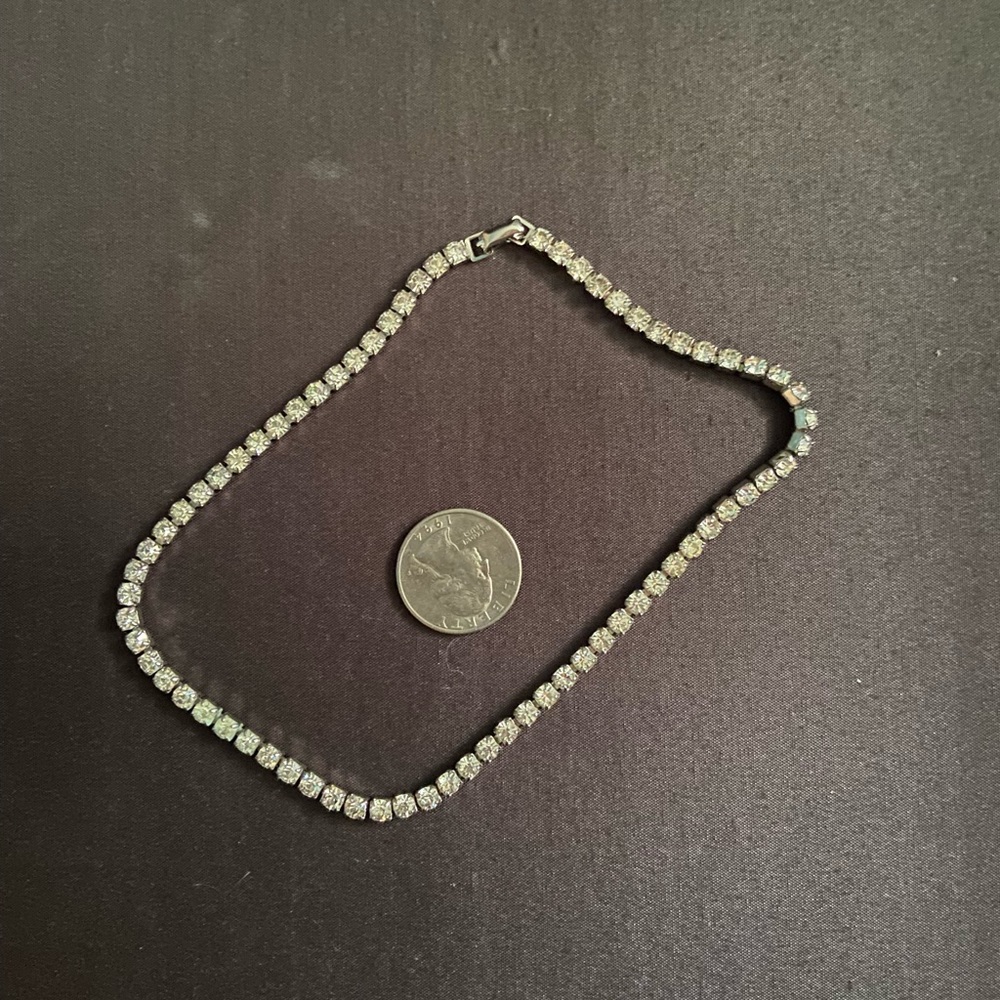 Crystal choker